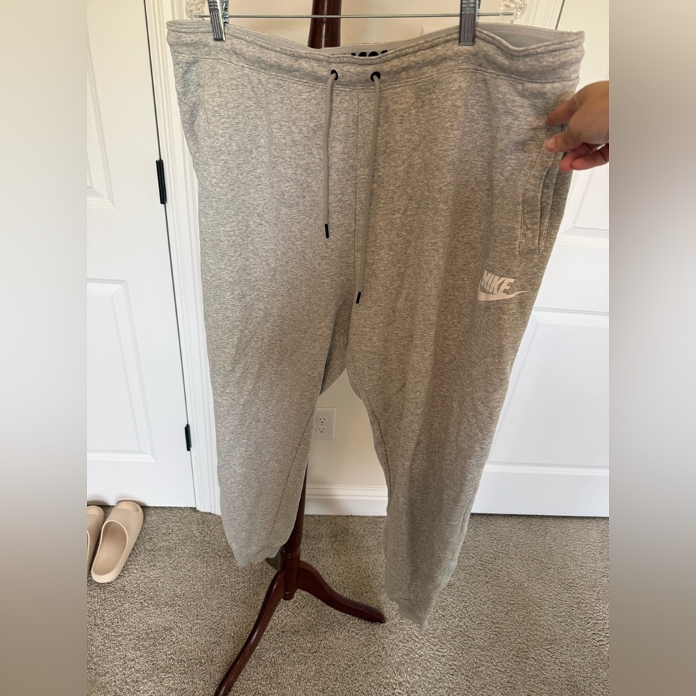 Nike Light Grey jogger Sweatpants with White Logo